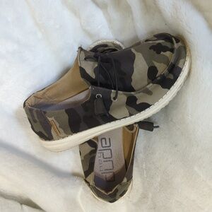 Camo Wendy Hey Dudes